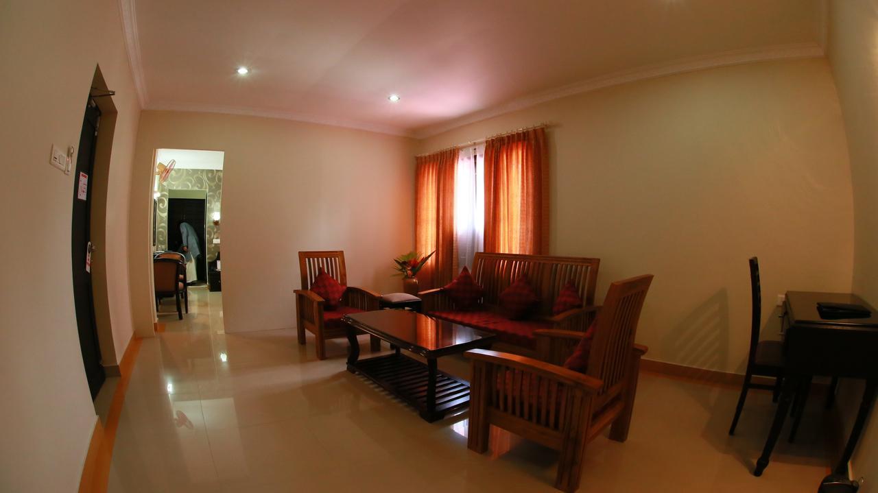 Capital O 46475 Gd International Redfort Hotel Nilambur Luaran gambar