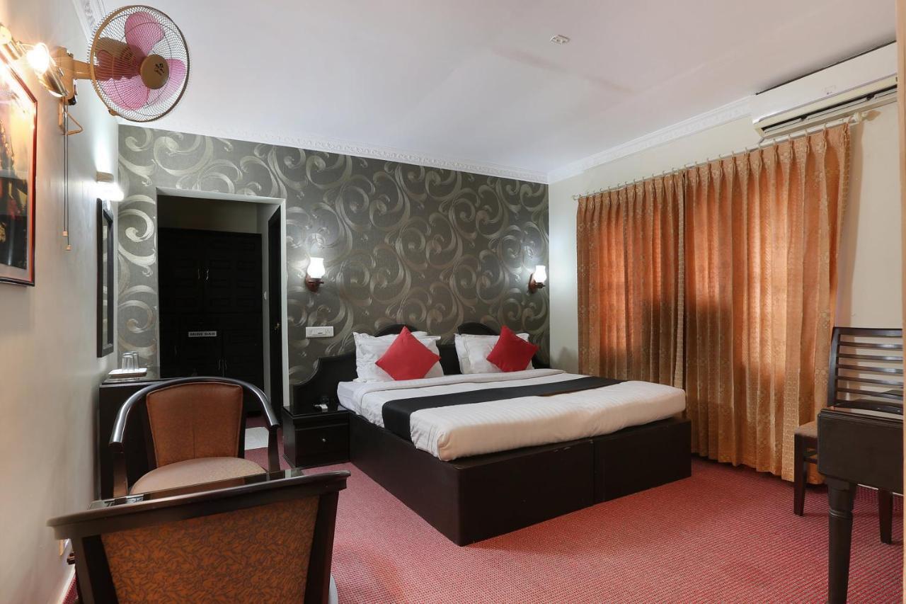 Capital O 46475 Gd International Redfort Hotel Nilambur Luaran gambar